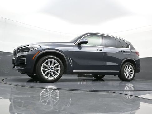 Used 2022 BMW X5 xDrive40i w/ Parking Assistance Package image 24