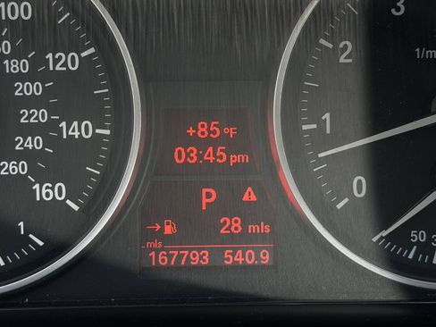 Used 2011 BMW 328i xDrive Sedan AWD/4WD image 21