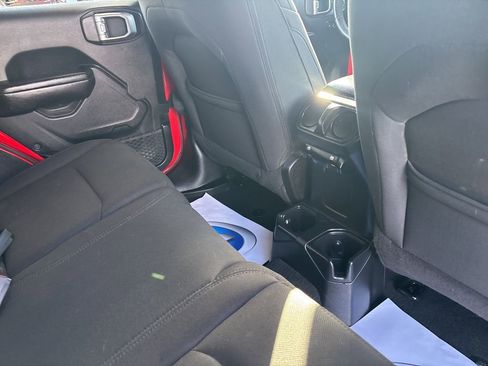 Used 2018 Jeep Wrangler Unlimited Sport S image 36