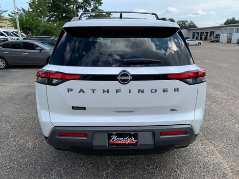 New 2026 Nissan Pathfinder SL FWD image 4