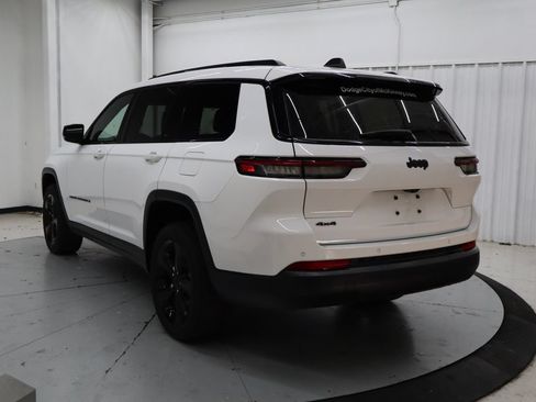 Used 2024 Jeep Grand Cherokee L Altitude AWD/4WD image 5