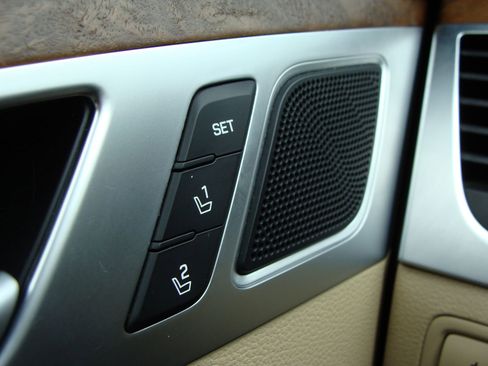 Used 2017 Genesis G80 3.8 w/ Option Group 03 image 22