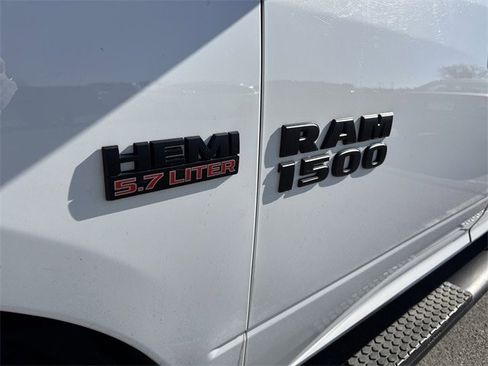 Used 2018 RAM 1500 Sport w/ Sport Premium Group image 10