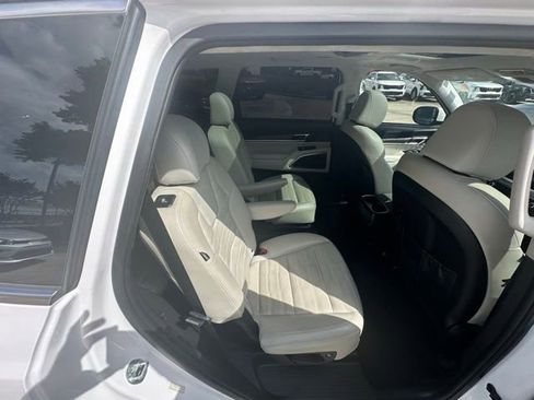 Used 2023 Kia Telluride SX Prestige AWD/4WD image 32
