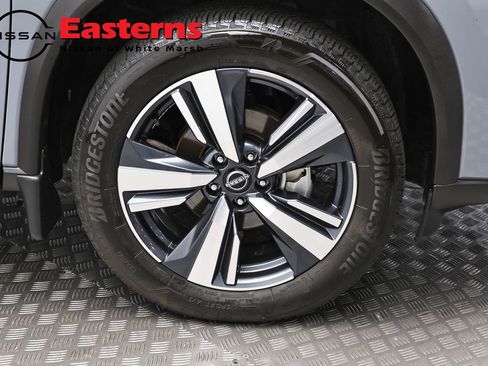 Used 2024 Nissan Rogue SL AWD/4WD image 31