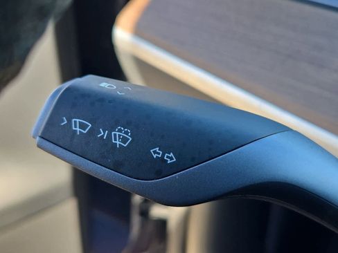 Used 2023 Tesla Model Y Long Range image 24