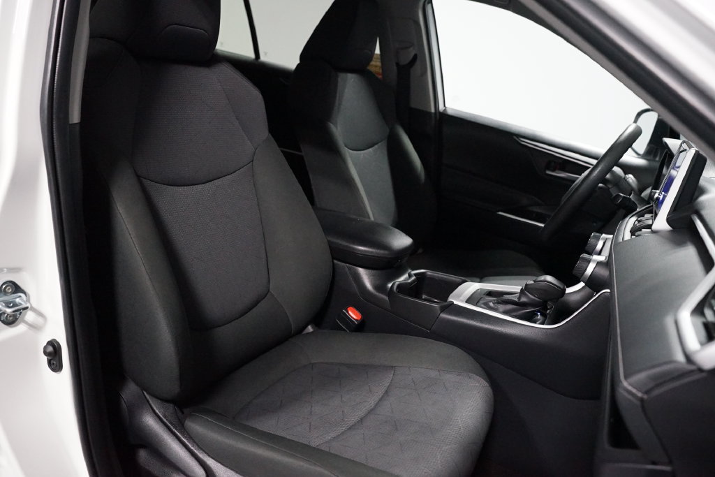 Certified 2025 Toyota RAV4 XLE FWD image 28