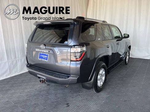 Used 2020 Toyota 4Runner SR5 AWD/4WD image 31