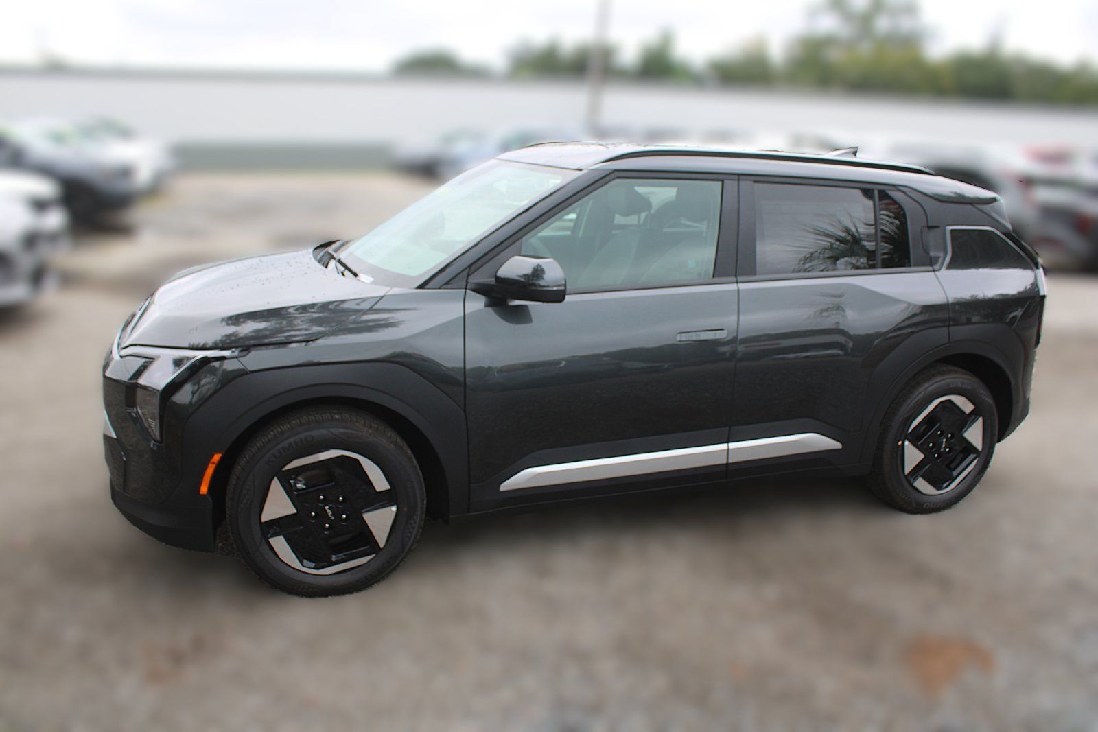 New 2027 Kia EV3 Wind FWD image 13