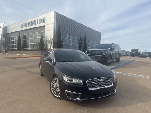 Used 2017 Lincoln MKZ Reserve image 1
