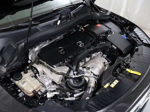 Used 2023 Mercedes-Benz GLA 250 4MATIC image 35