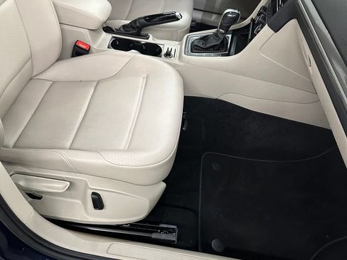 Used 2019 Volkswagen Golf Alltrack S AWD/4WD image 36