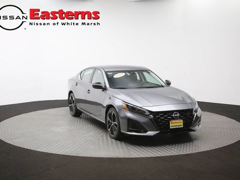 Used 2024 Nissan Altima 2.5 SR FWD image 44