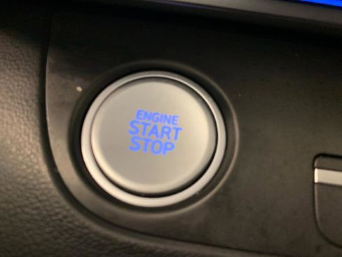 Used 2024 Hyundai Elantra SEL image 24