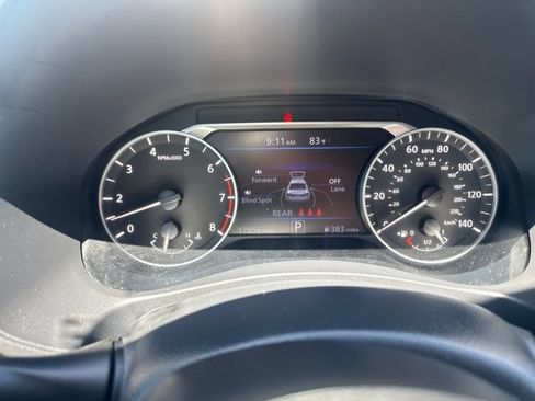 Used 2023 Nissan Altima 2.5 SV FWD image 11