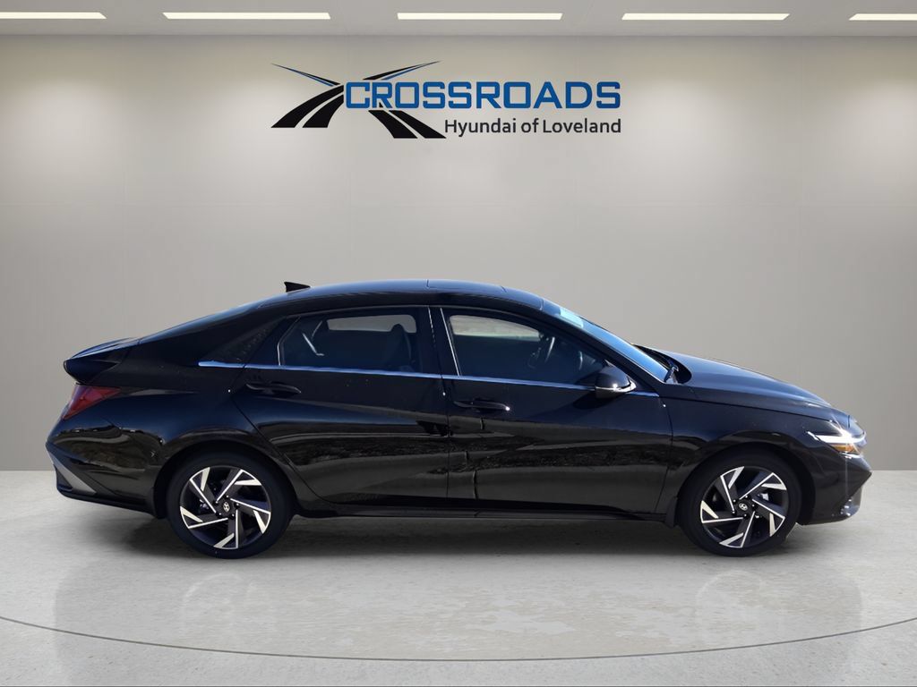 New 2026 Hyundai Elantra Limited FWD image 7