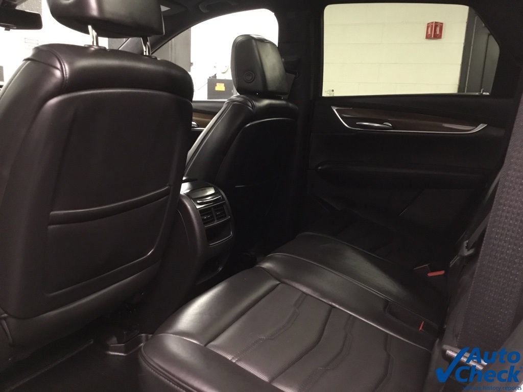Used 2017 Cadillac XT5 Platinum w/ Driver Assist Package AWD/4WD image 27
