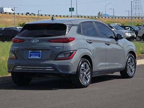 Used 2023 Hyundai Kona SE FWD image 3