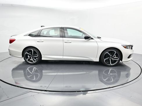 Used 2022 Honda Accord Sport image 9