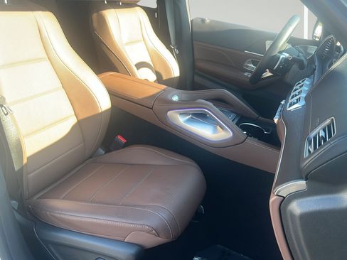 Used 2025 Mercedes-Benz GLS 450 4MATIC image 24