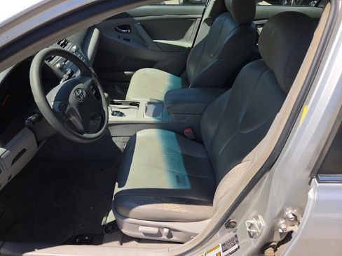 Used 2010 Toyota Camry LE FWD image 10