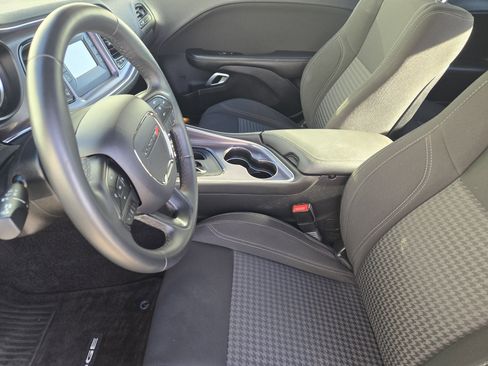 Used 2017 Dodge Challenger R/T image 14