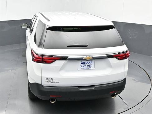 Used 2022 Chevrolet Traverse LS FWD image 26