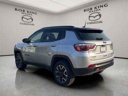 Used 2019 Jeep Compass Trailhawk image 3