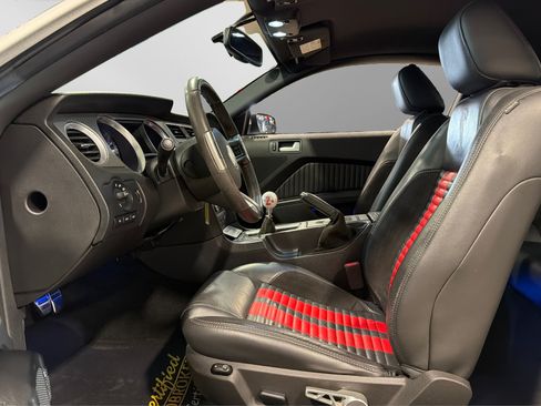 Used 2011 Ford Mustang Shelby GT500 w/ SVT Performance Pkg RWD image 17