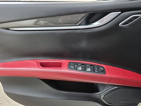 Used 2018 Maserati Ghibli S GranSport image 21