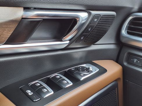 Used 2021 Kia Telluride SX w/ SX Prestige Package image 35