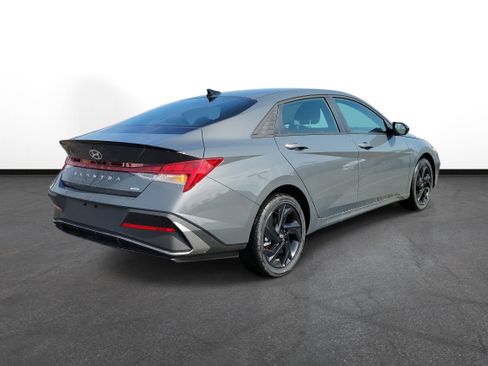 New 2026 Hyundai Elantra Sport FWD image 4