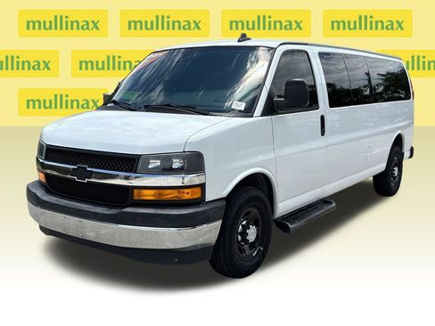 Used 2019 Chevrolet Express 3500 LT w/ LT Preferred Equipment Group RWD image 15