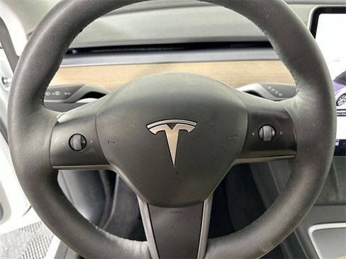Used 2023 Tesla Model Y Long Range image 19