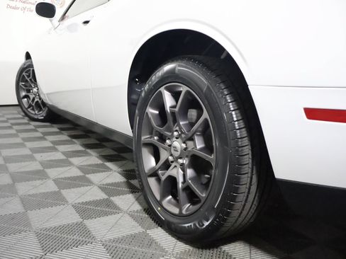 Used 2018 Dodge Challenger GT w/ GT Interior Package AWD/4WD image 10