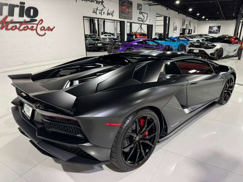 Used 2018 Lamborghini Aventador S image 23