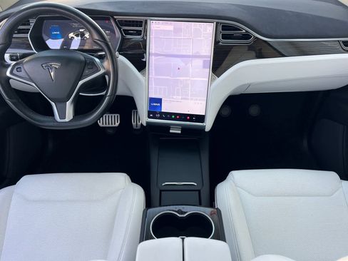 Used 2016 Tesla Model X P90D image 4