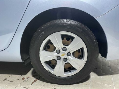 Used 2018 Chevrolet Cruze LS FWD image 8