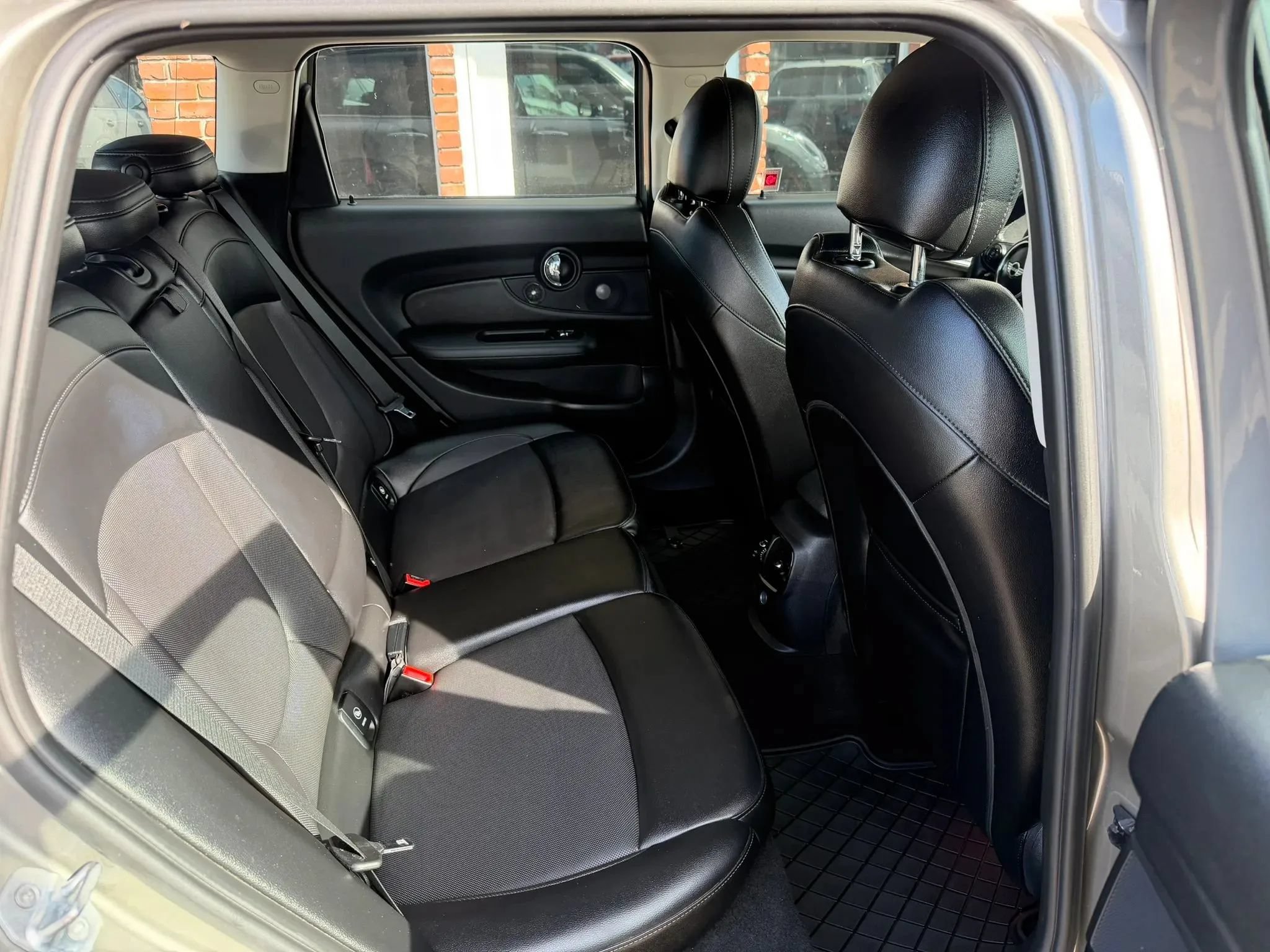 Used 2017 MINI Cooper Clubman ALL4 AWD/4WD image 15