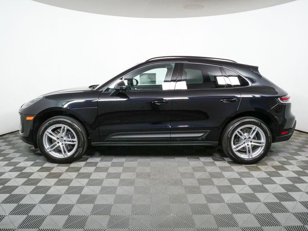 Certified 2026 Porsche Macan AWD/4WD image 2