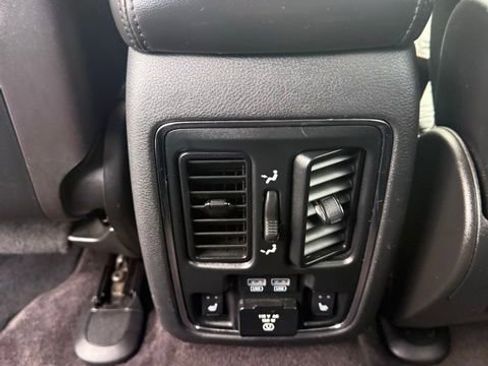 Used 2016 Dodge Durango Limited image 36