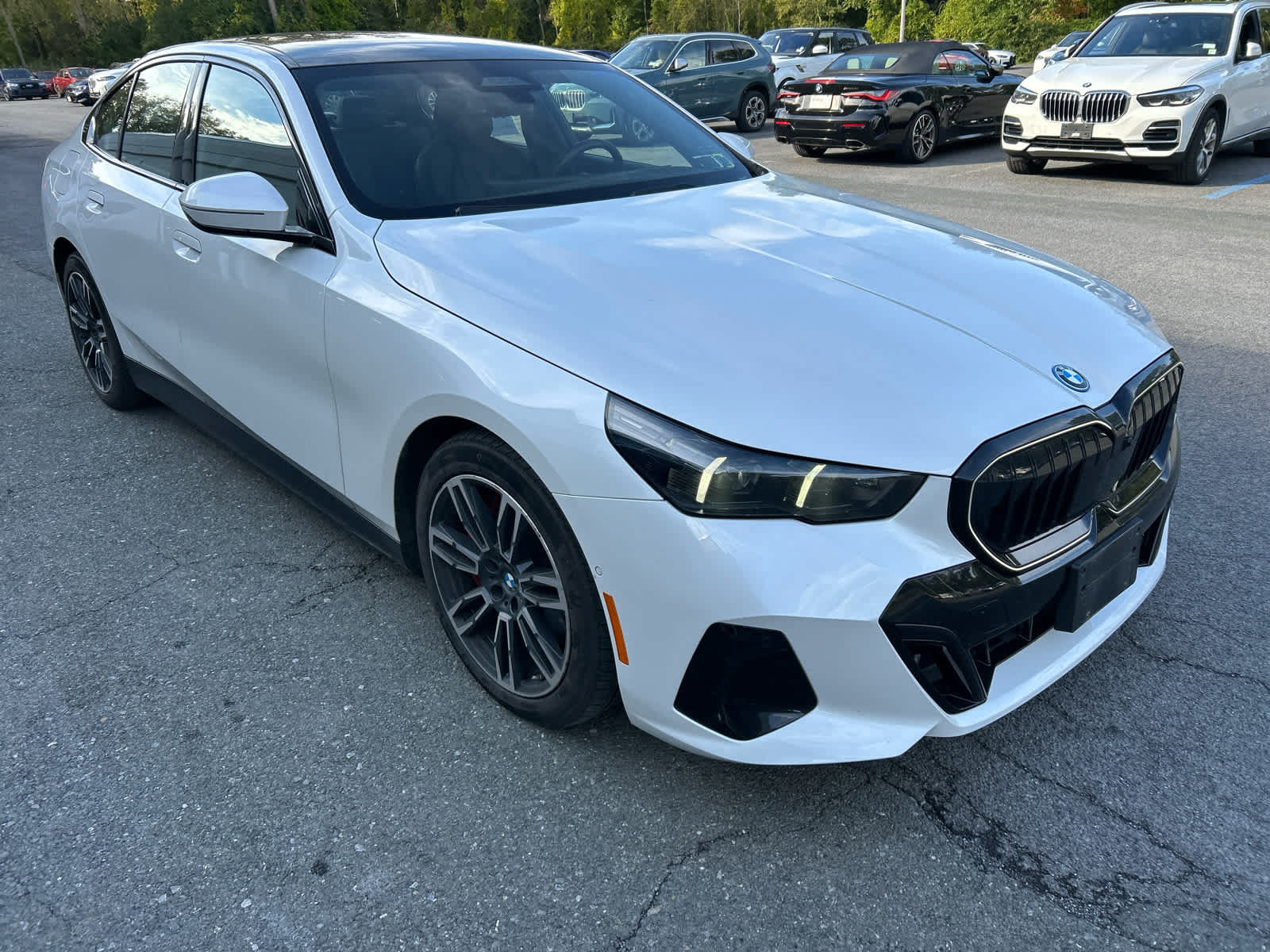 Used 2026 BMW 550e xDrive w/ Executive Package AWD/4WD image 7