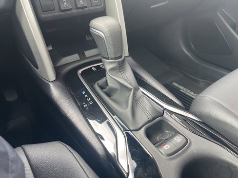 Used 2025 Toyota Corolla Cross XLE w/ Convenience Package image 29