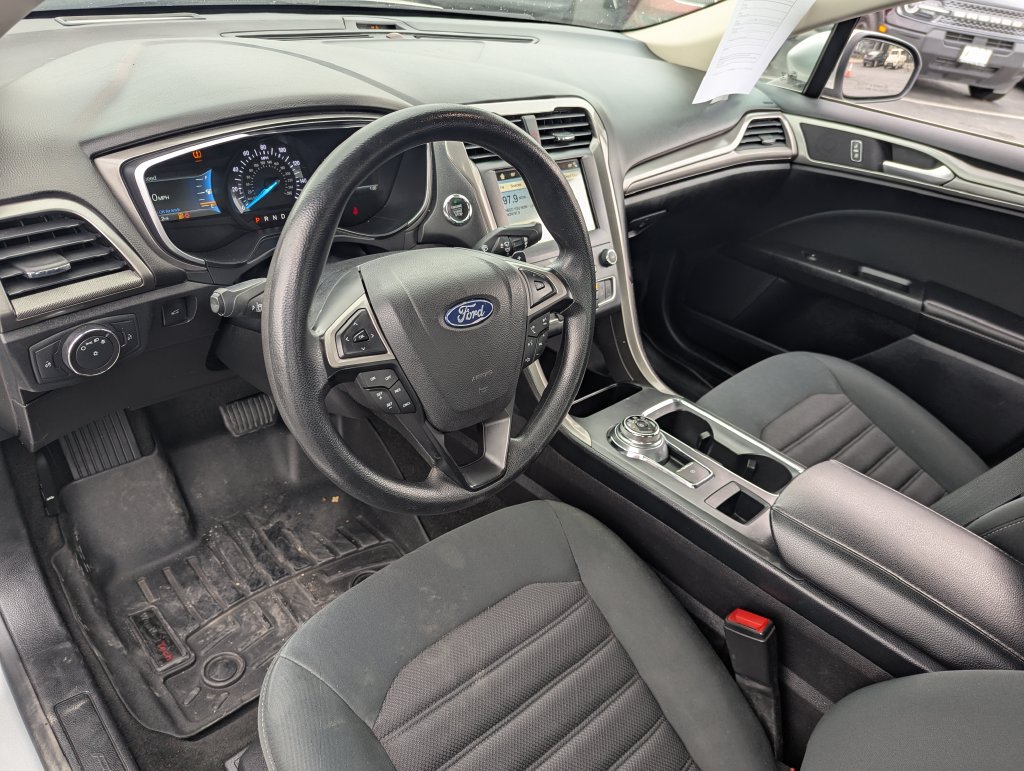 Used 2019 Ford Fusion SE AWD/4WD image 25