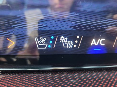 Used 2024 Chevrolet Traverse RS w/ LPO, Floor Liner Package image 25