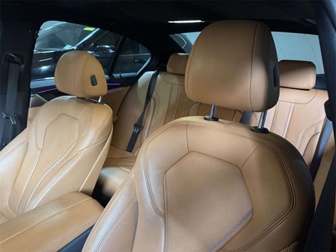 Used 2019 BMW 540i xDrive image 18