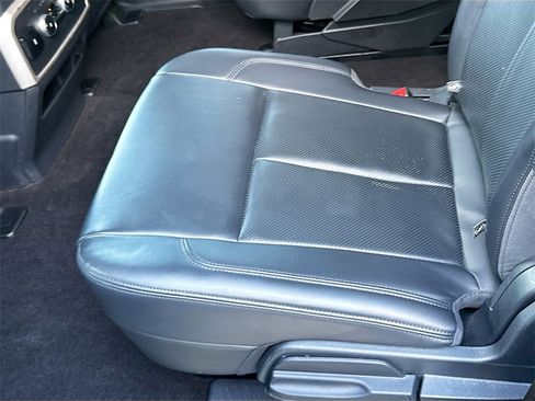 Used 2023 Ford Expedition XLT image 29