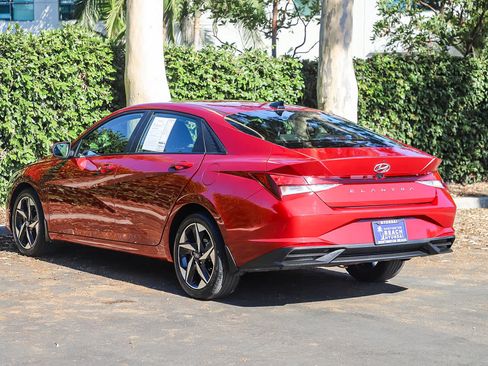 Used 2023 Hyundai Elantra SEL w/ Convenience Package FWD image 8