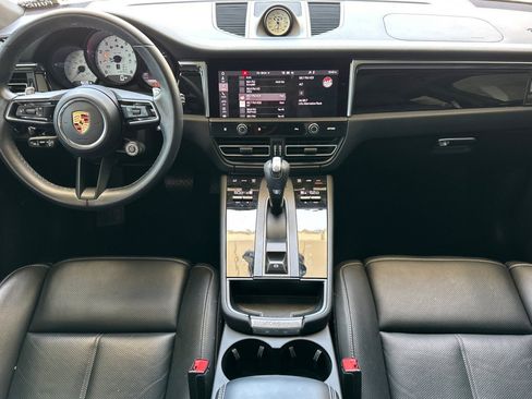 Certified 2024 Porsche Macan AWD/4WD image 6