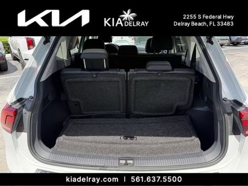 Used 2019 Volkswagen Tiguan SE w/ Panoramic Sunroof Package FWD image 8